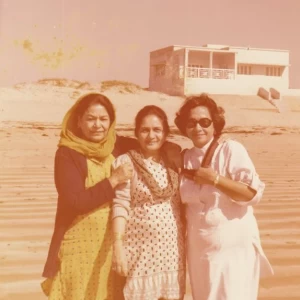 At the beach with Mrs Tayyaba Jamiluddin Aali to her left anf Mrs Amna Mushfiq Khwaja. (Karachi, mid 1980's) At the beach with Mrs Tayyaba Jamiluddin Aali to her left anf Mrs Amna Mushfiq Khwaja. (Karachi, mid 1980's)